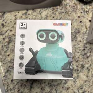 GILOBABY Smart Remote Control Robot Toy with LED Eyes and Music - Blue